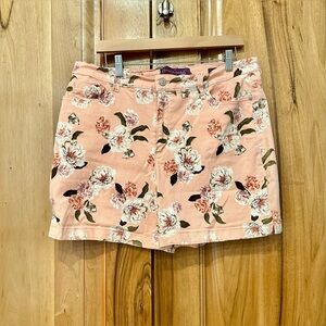 Gloria Vanderbilt Amanda Floral Denim Shorts Peachy-Pink, Purple/White/Green EUC